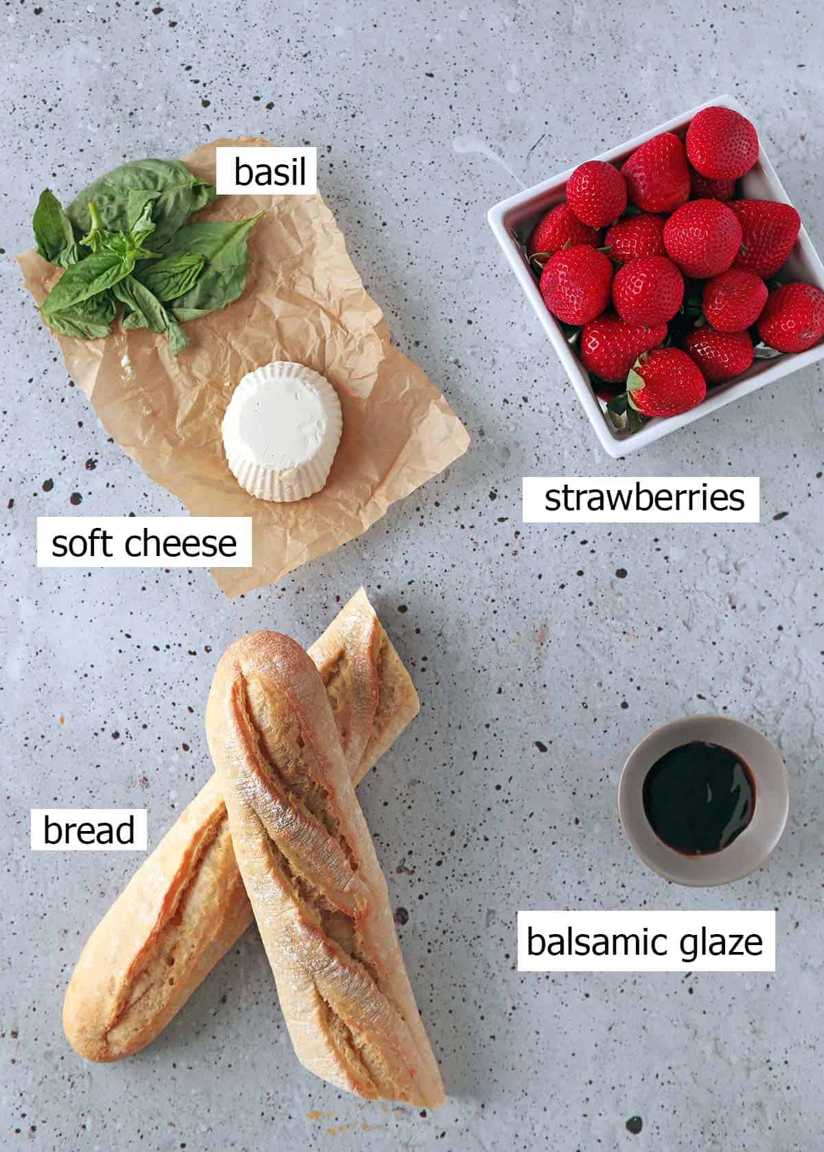 vegan strawberry crostini ingredients