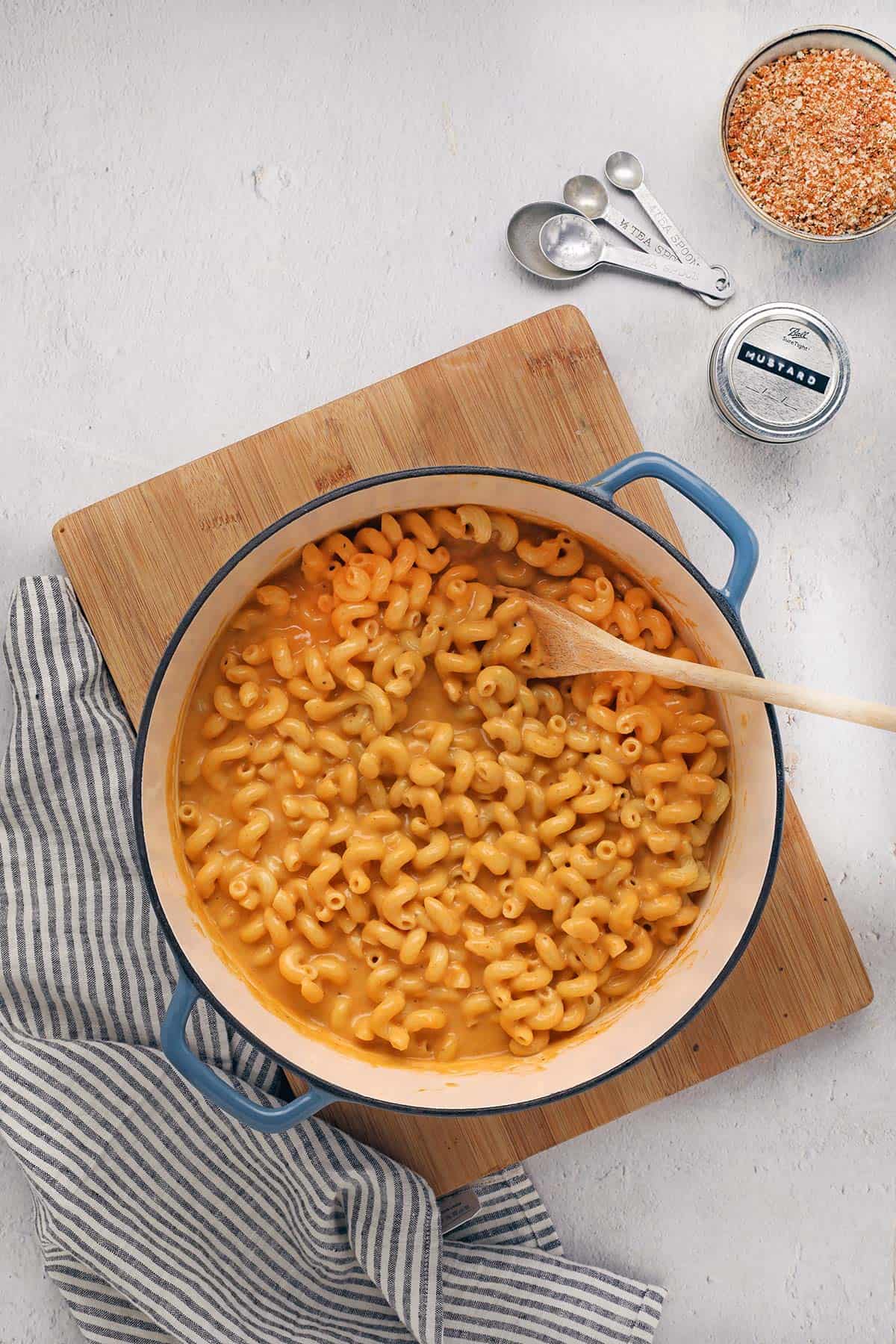 dairy free mac and cheese in blue pot